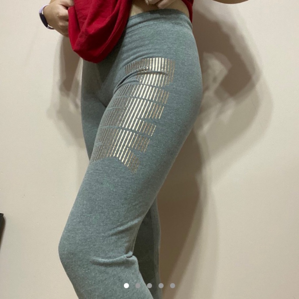 grey Victoria’s Secret PINK sweatpants